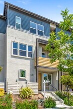 1976 Tarob Ct in Milpitas, CA - Building Photo - Building Photo