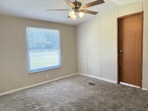 547 Canterbury Ct in Timmonsville, SC - Building Photo - Building Photo
