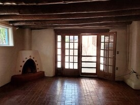 20 Rancho Ancon Ln in Santa Fe, NM - Building Photo