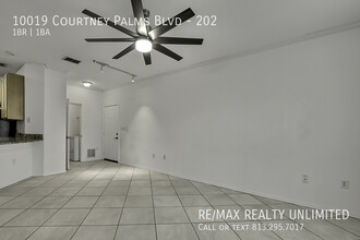 10019 Courtney Palms Blvd in Tampa, FL - Building Photo - Building Photo