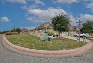 501 Bradford Ln in Hutto, TX - Building Photo - Building Photo