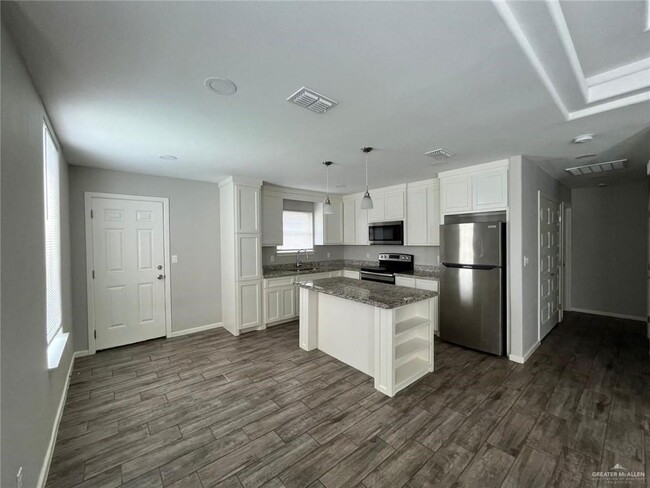 13 Alta Vista Dr in Weslaco, TX - Building Photo - Building Photo