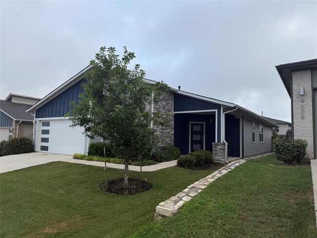 4604 Tully Dr in Pflugerville, TX - Foto de edificio - Building Photo