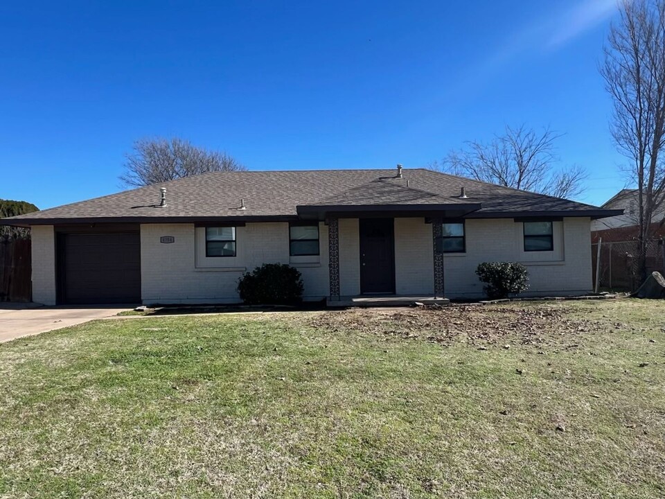 4704 SE Avalon Ave in Lawton, OK - Building Photo