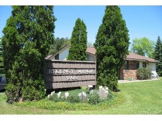 Regency Manor in Stevens Point, WI - Foto de edificio