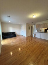 114-29 Dalian Ct in Queens, NY - Building Photo - Building Photo
