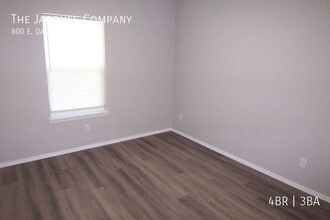 800 E Daniels St in Ozark, MO - Building Photo - Building Photo