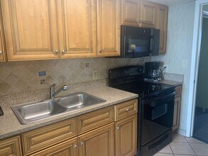 5-B Riptide Bch Clb in Myrtle Beach, SC - Foto de edificio - Building Photo