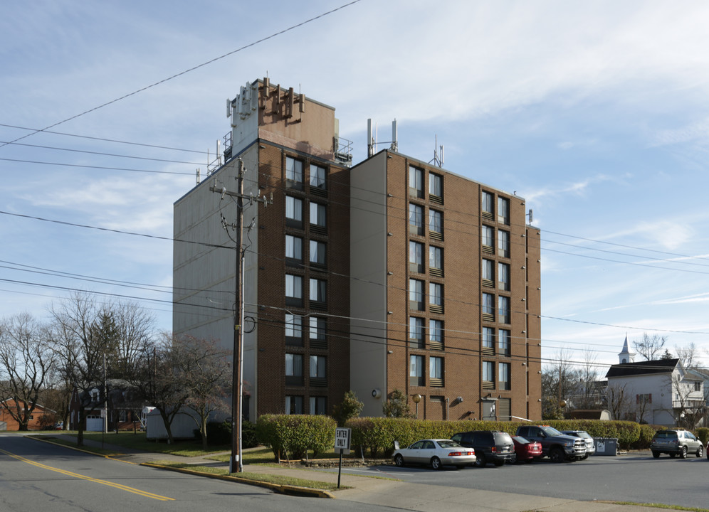 Saucon Manor Apartments in Hellertown, PA - Building Photo