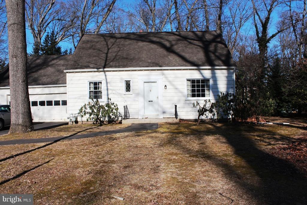 409 Swarthmore Rd in Glassboro, NJ - Building Photo