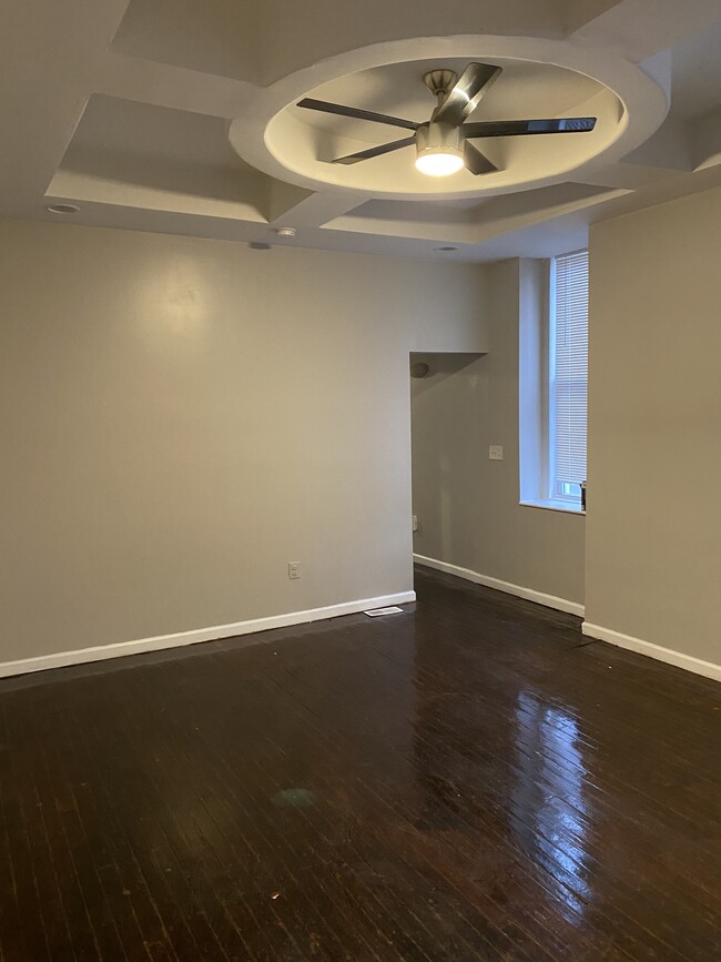 1001 W Fayette St, Unit 1 in Baltimore, MD - Building Photo - Building Photo