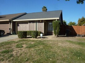 7974 Orchard Woods Cir in Sacramento, CA - Building Photo