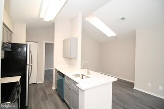 18525 Boysenberry Dr in Montgomery Village, MD - Building Photo - Building Photo