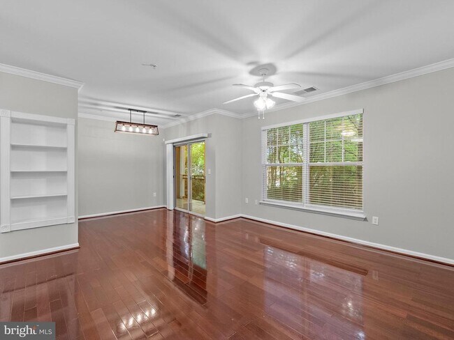 12120 Garden Ridge Ln in Fairfax, VA - Building Photo - Building Photo