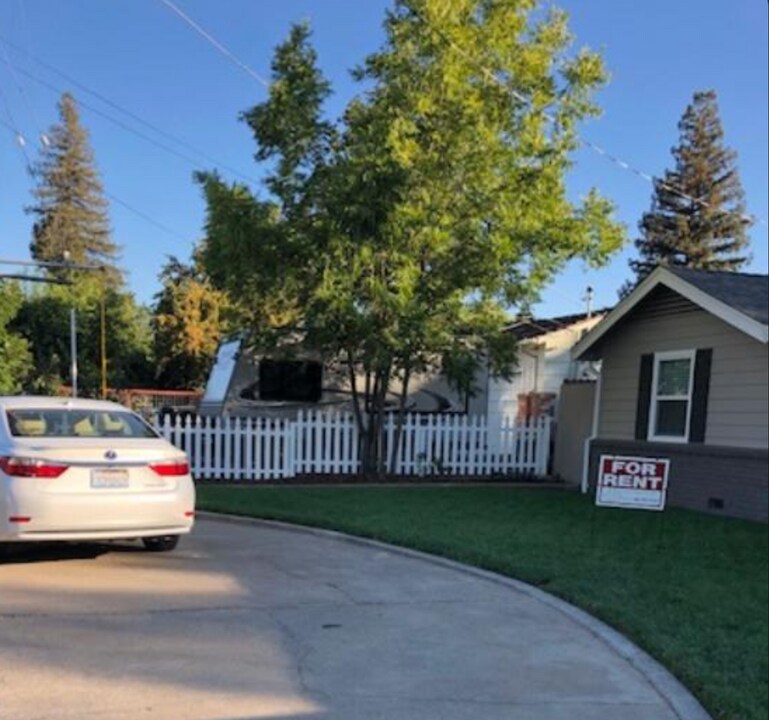 4695 Pasadena Ave in Sacramento, CA - Building Photo