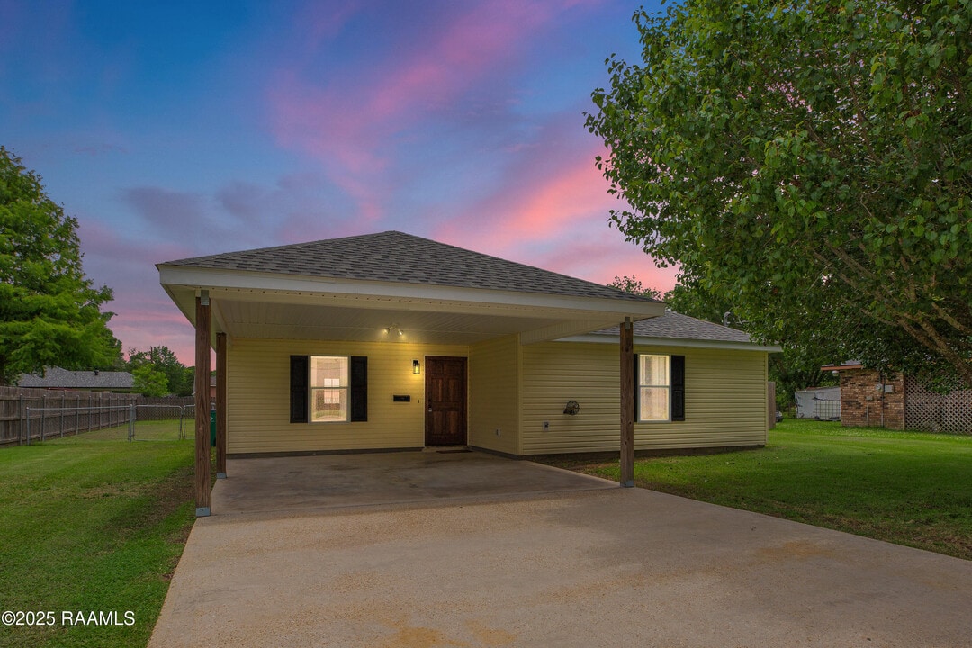 314 East Dr in New Iberia, LA - Building Photo
