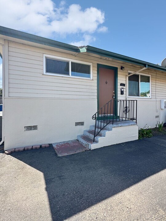 24047 Park St-Unit -24047 in Hayward, CA - Building Photo