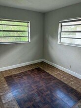 1329 NW 8th Ave in Fort Lauderdale, FL - Foto de edificio - Building Photo