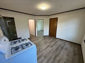 73 Esther St, Unit 3 in Worcester, MA - Building Photo - Building Photo