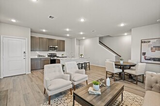 1222 Hugh Lndg Rd in Houston, TX - Foto de edificio - Building Photo