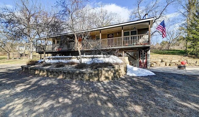 property at 1702 Ben Franklin St