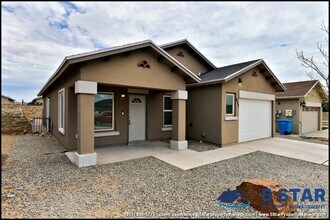 872 Colbert Shapleigh Pl in Socorro, TX - Building Photo - Building Photo