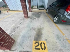 1205 International Blvd in Laredo, TX - Foto de edificio - Building Photo