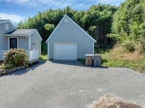 67 Sunrise Ave in East Lyme, CT - Building Photo - Building Photo