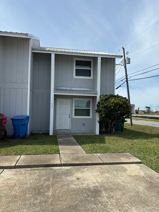 1637 N James Ave in Panama City, FL - Building Photo