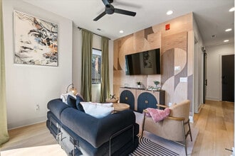 722 Mcferrin Ave in Nashville, TN - Foto de edificio - Building Photo