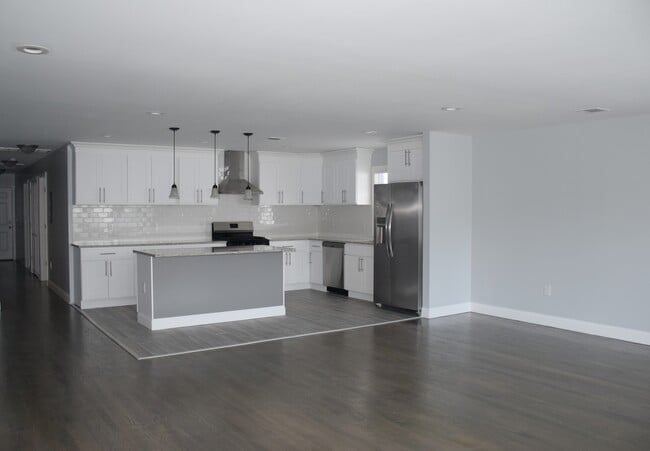 171 N 17th St, Unit UNIT 2 in East Orange, NJ - Building Photo - Building Photo