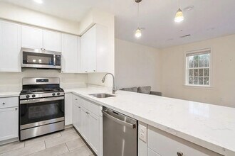 70 Endicott St in Norwood, MA - Building Photo - Building Photo