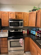 143 Providence St, Unit Apt 6 in Worcester, MA - Foto de edificio - Building Photo