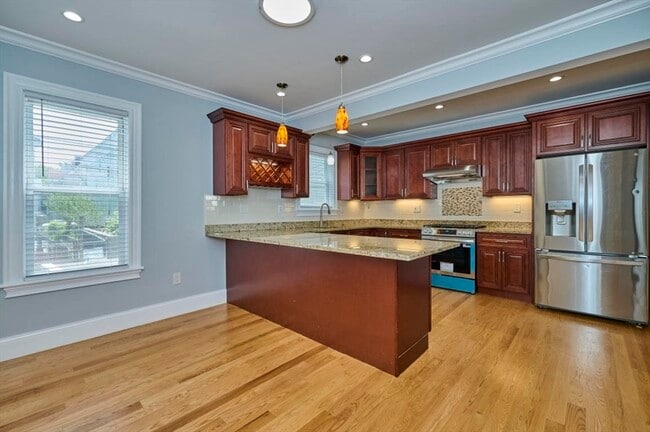 property at 35 Lonsdale St