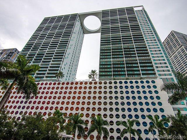 500 Brickell Ave, Unit 2203 in Miami, FL - Building Photo