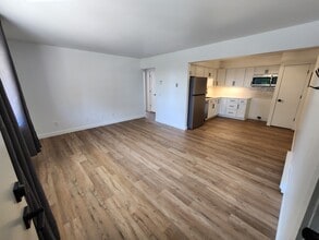 1424 Lake Shore Dr in Gladstone, MI - Building Photo - Building Photo