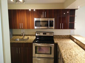 3285 Foxcroft Rd, Unit E 107 in Miramar, FL - Building Photo