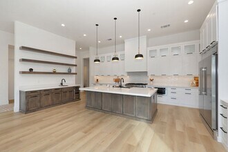 23372 Shadow Dr in Auburn, CA - Building Photo - Building Photo