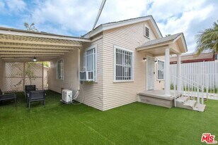 1165 W 38th St in Los Angeles, CA - Building Photo
