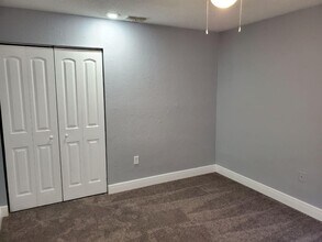 1211 62nd Ave E in Bradenton, FL - Foto de edificio - Building Photo