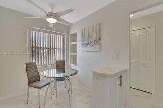 260 NW 76th Ave in Margate, FL - Building Photo - Building Photo
