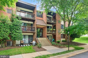 10720 West Dr in Fairfax, VA - Building Photo - Building Photo