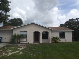 5410 Parnell Ave in Spring Hill, FL - Building Photo