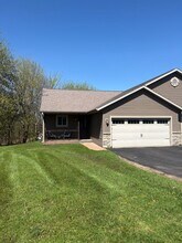 3258 White Oak Ln in Eau Claire, WI - Building Photo - Building Photo