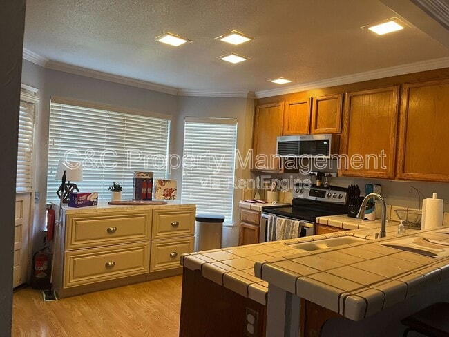 960 Buckskin Terrace in Brentwood, CA - Building Photo - Building Photo