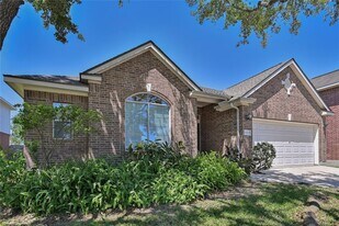 6715 Village Bridge Dr in Humble, TX - Building Photo