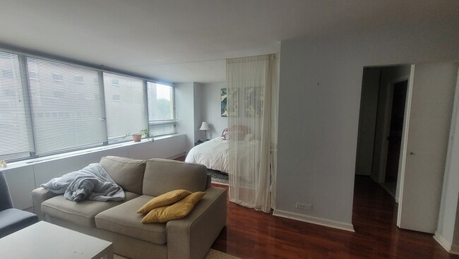 property at 2800 N Lake Shore Dr
