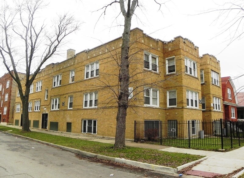 7656-7658 S Aberdeen St in Chicago, IL - Building Photo