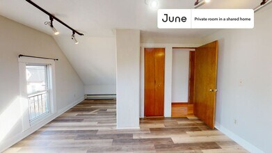 Room in Shared 2 bed/1 bath home, Unit A in Boston, MA - Foto de edificio - Building Photo