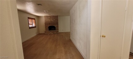 7664 Angel Crest Cir in Las Vegas, NV - Building Photo - Building Photo